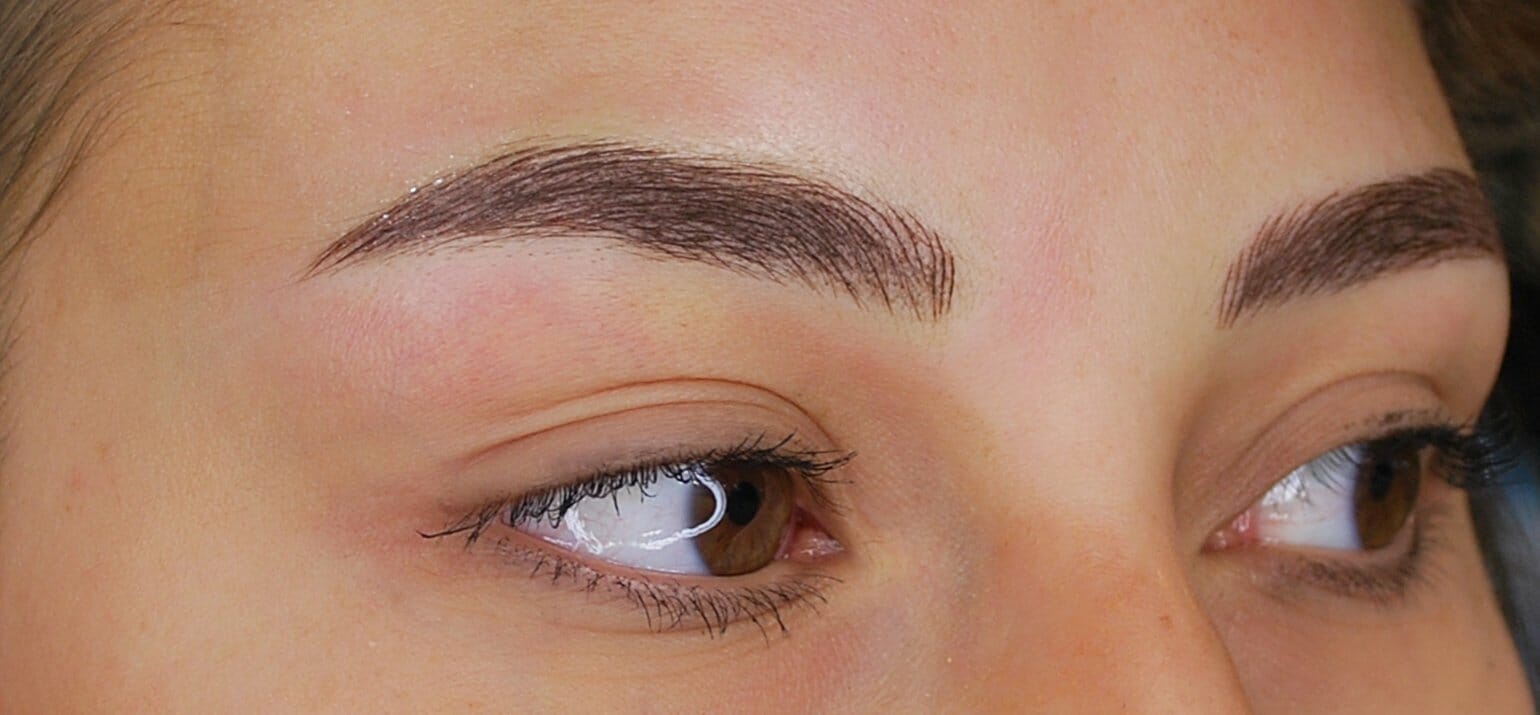 Na permanente make-up Ombré Powderbrows