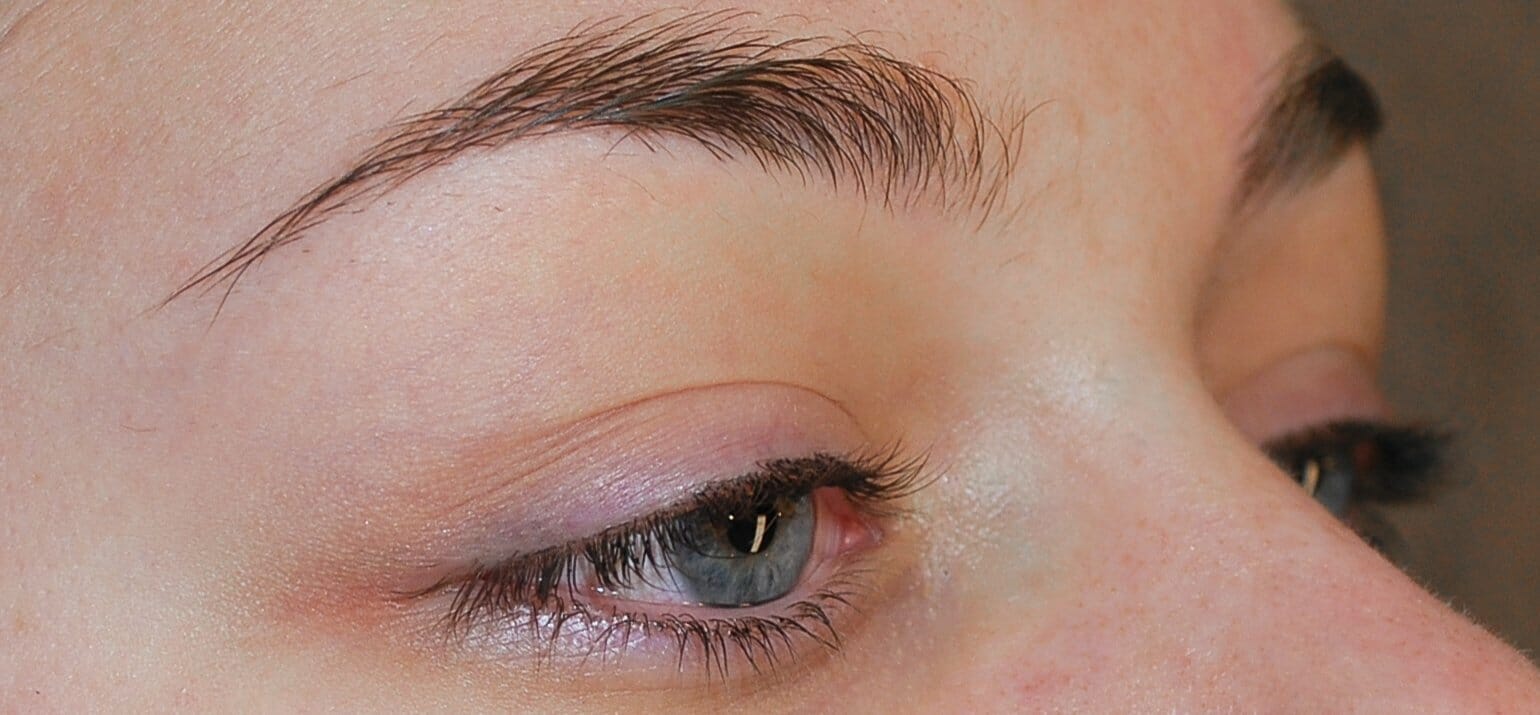 Voor permanente make-up eyeliner boven